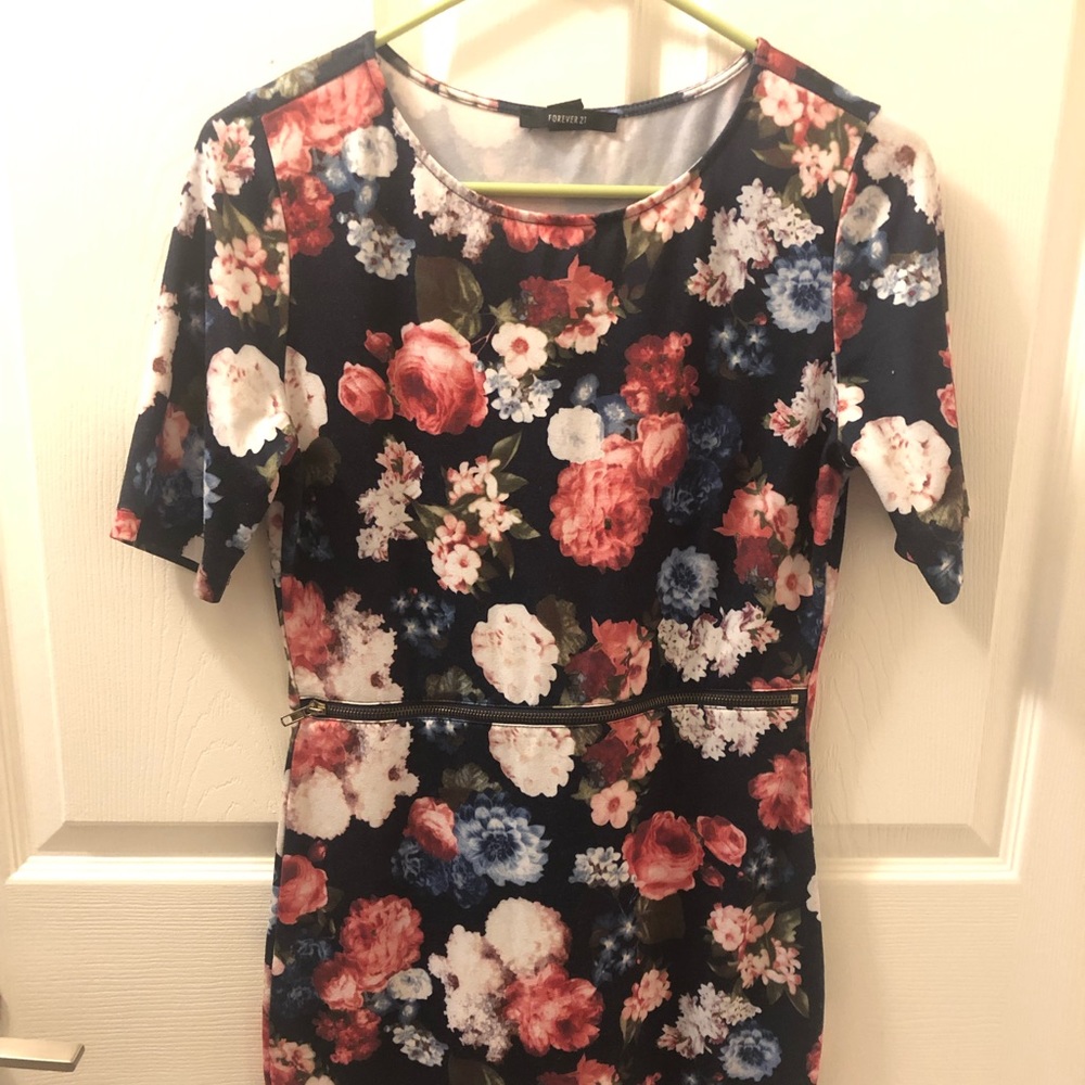 Forever21 floral short dress with sexy zipper
